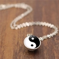 Collier vintage avec pendentif double face Tai Chi Yin Yang en pierre de lune - Style Tai Chi Yin Yang Noir Blanc (ABXL1180-7)