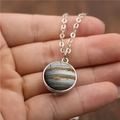 Collier planète Jupiter en verre double face avec chaîne à maillons argentée pour femme - Jupiter
