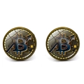 Μανικετόκουμπα Bitcoin με σχέδιο πλακέτας κυκλώματος και βέλος ανόδου σε μπρονζέ όψη - Αντίκ Μπρονζέ
