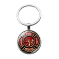 Dettaglio del portachiavi dei vigili del fuoco con cabochon in vetro e logo Croce di Malta - Simbolo della Croce di Malta dei Vigili del Fuoco (PSXL001085-1)
