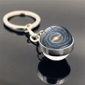 Macro de porte-clés boule de verre galaxie vortex avec anneau en alliage poli argent - Style de Nébuleuse de la Voie Lactée (PSXL001466-4)