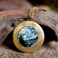 Primer plano del relicario de bronce vintage con cabujón de Van Gogh La Noche Estrellada - La Noche Estrellada (PSXL002093-2)