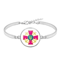 Detailweergave van zilveren armband met een ronde glazen Oekraïense Marine embleem - Marine Symbool Roze Kruis Stijl (XSWX4482-8)