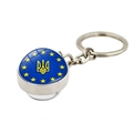 Vue détaillée du trident ukrainien et des étoiles de l'UE sur un pendentif en verre - Style Emblème Ukraine Entouré d'Étoiles de l'UE (XSWX4476-12)