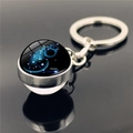 Aquarius Sternzeichen Kristallkugel Schlüsselanhänger mit Silberring auf schwarzem Grund - Wassermann (XSWX2268-2)