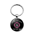 Llavero Esposa de Bombero con emblema cruz de Malta rosa sobre cúpula de vidrio negro - Estilo Esposa de Bombero (XSWX2843-8)