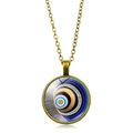 Detalle de un collar turco evil eye de bronce con colgante de cristal cabujón - Estilo Espiral Geométrico Azul (XSWX4304-11)