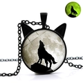 Collier loup hurlant à la lune avec cadre oreilles de chat et pendentif luminescent - Loup Gris Sous la Lune (XSWX4766-1)