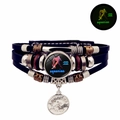 Bracciale Acquario multistrato in pelle luminosa con segno zodiacale e perline di legno - Acquario