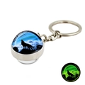 Détail du porte-clés pendentif loup en verre avec effet lumineux vert dans le noir - Style de Loup Hurlant 12 (XSWX4772-12)