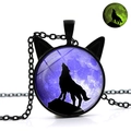 Collier loup lumineux avec pendentif oreilles de chat et finition verre violet - Loup de Nuit Violet (XSWX4766-2)