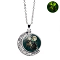 Collier loup hurlant lumineux avec pendentif lune rotatif double face et lueur verte - Trois Loups Hurlants (XSWX4786-5)
