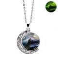 Collier loup hurlant lumineux avec pendentif lune rotatif au style vintage argenté - Loup Stellaire Planète Bleue (XSWX4786-17)