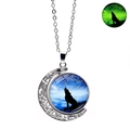 Collier loup hurlant lumineux avec effet brillant et pendentif lune vintage argent - Loup de Forêt de Nuit de Lune Bleue (XSWX4786-20)