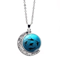 Collar de luna plateada con colgante circular de silueta de tiburón en océano azul profundo - Estilo Silueta Tiburón Azul Oscuro (XSWX5107-5)