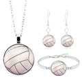 Détail d'un ensemble de bijoux volleyball argentés avec collier, boucles d'oreilles et bracelet - Motif Volleyball (XSWX5265-6)