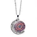Vue détaillée du pendentif fleur de mandala rotatif avec design de lune à double face - Motif Mandala Multicolore (XSWX5387-10)