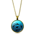 Collana in bronzo vintage con pendente in vetro e silhouette di squalo blu scuro all'interno - Silhouette Branco di Squali (Bronzo Antico) (XSWX5106-5 Bronzo Antico)