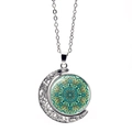 Collier avec pendentif croissant de lune mandala argenté et insert en verre coloré - Motif Mandala Nuage Vert Jaune Bleu (XSWX5387-12)