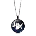 Collier rétro Triple Lune déesse en verre avec chaîne argentée sur fond blanc - Style Triple Lune Arbre Mort (XSWX5262-11) / Argent