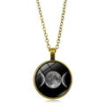 Pendentif triple lune déesse en bronze vintage avec dôme en verre et design de bijoux créatif - Style Triple Lune Phases de Lune Réaliste (XSWX5262-8) / Bronze Antique