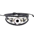 Meerlaagse gevlochten lederen voetbalarmband met verstelbaar koord en sportieve bedel - Voetbal (XSWX5272-4)