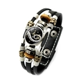 Bracelet multicouche en cuir noir avec dôme en verre et motif clé de sol dorée - Style Clef Dorée et Crâne (XSWX5698-6)