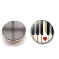 Aimants de réfrigérateur en verre de 25mm avec touches de piano et motif cœur rouge - Symbole Musical 2 (BXT2522-2)