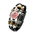 Pulsera multicapa de cuero para profesora con dije de pájaro rosa y botones a presión - Estilo Maestro Inglés Pájaro Fondo Rosa (XSWX5870-35)
