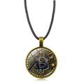 Collar con colgante de moneda de Bitcoin con marco de bronce y cordón de cuero trenzado negro - Colgante Bronce Antiguo (Cordón Negro)