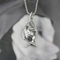 Collana con ciondolo a lisca di squalo in acciaio al titanio stile retrò e punk - Ciondolo + Catena Coordinata