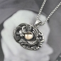 Collier en acier titane avec pendentif dragon et phénix et perle de verre dorée - Argent Rétro avec Perle Dorée (Avec Chaîne)