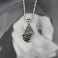 Retro hiphop schelphanger ketting van titanium staal met een gedetailleerde boxketting voor heren - Hanger + Bijbehorende Ketting