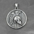 Collana con pendente elmo spartano vichingo in acciaio inossidabile argento con rilievo - Solo ciondolo (Senza catena)