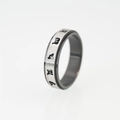 Minimalistischer Titanstahl-Ring mit silber gebürstetem Finish und heiligen Symbolen - US 7 / Schmaler Ring