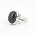 Bague vintage argentée pour homme avec pierre noire ovale et détails cristallins - Taille 7 / Base Argent Pierre Noire