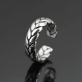 Anello regolabile in acciaio inossidabile con motivo a spiga e finitura argento vintage - US 7 / Color Acciaio