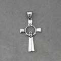 Colgante de cruz celta de plata vintage con corazón Claddagh y triskel sobre tela - Solo Colgante (Sin Cadena)