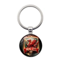 Sleutelhanger met Welshe draak embleem en gouden Wales tekst op een witte achtergrond - Zilver
