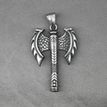 Collar de hacha de batalla vikinga de doble cara en acero de titanio para hombres - Solo Colgante (Sin Cadena)