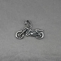 Collar con colgante de moto retro en acero de titanio con acabado plateado envejecido - Estilo A Solo Colgante (Sin Cadena)