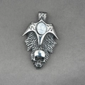 Collana gotica in acciaio inox con ali di pipistrello, pietra turchese e ciondolo teschio - Solo ciondolo (Senza catena)