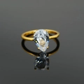 Bague élégante plaquée or 18 carats avec une grande pierre précieuse de taille poire - US 7 / Or Rétro