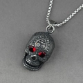 Collana punk con teschio, pietre rosse negli occhi e incisioni in argento antico - Ciondolo + Catena Coordinata