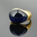 Anello classico in titanio dorato con una grande pietra d'agata blu e montatura spessa - US 7 / Tono Oro Occhio Blu