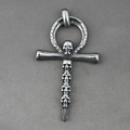 Gothic Ankh-Kreuz Anhänger mit fünf Totenköpfen aus Edelstahl im Vintage-Silber-Look - Nur Anhänger (Ohne Kette)