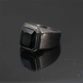 Anillo vintage de hombre con gran ágata negra rectangular y acabado en metal oscuro - Tono Negro Piedra Negra