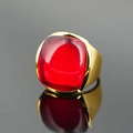 Anello classico in titanio dorato con una grande pietra preziosa rossa quadrata - Taglia 7 / Base in Acciaio Strass Rosso