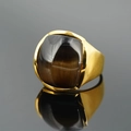 Anello vintage da uomo in acciaio al titanio con occhio di tigre e finitura dorata - Taglia 7 / Montatura Dorata Pietra Marrone