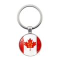 Detalle de llavero con bandera de Canadá y hoja de maple roja en colgante de cristal - Arce Estrella con Rayas Rojas y Blancas (XSWX8415-6)